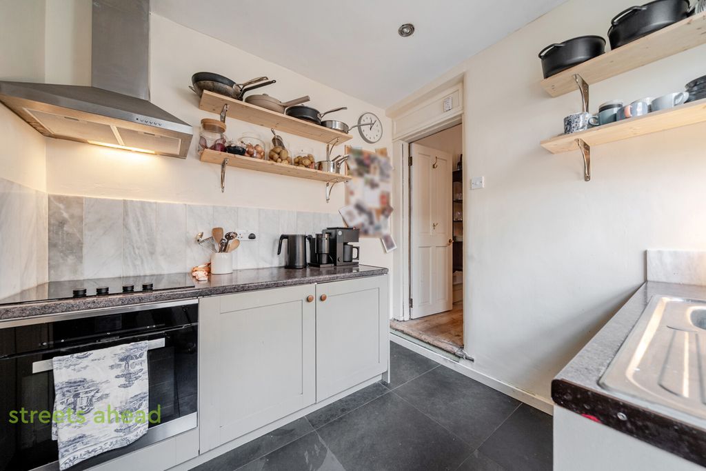 Property photo 3 of 24 5461d371-3790-41B...