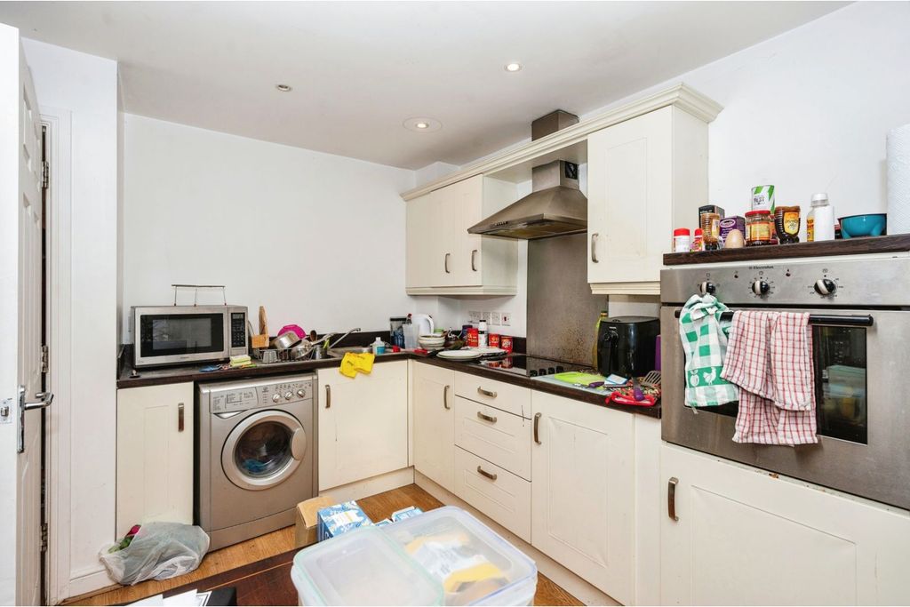 Property photo 3 of 16