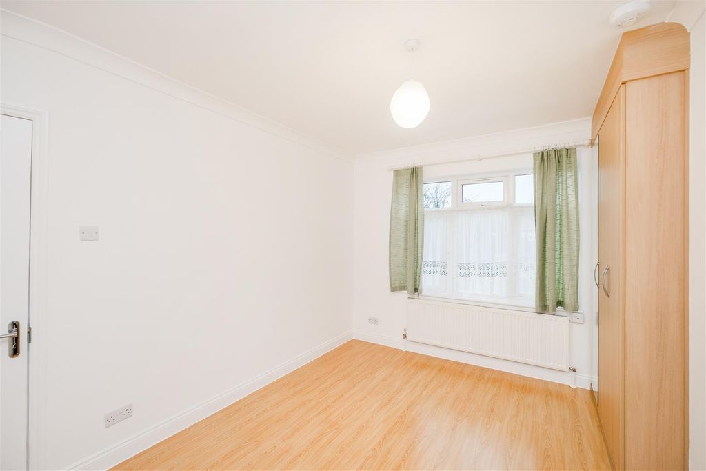 Property photo 3 of 40