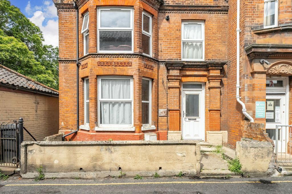 Property photo 1 of 8