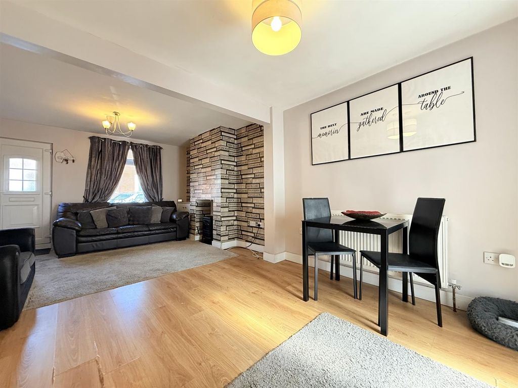 Property photo 3 of 14 Lounge/Dining Room