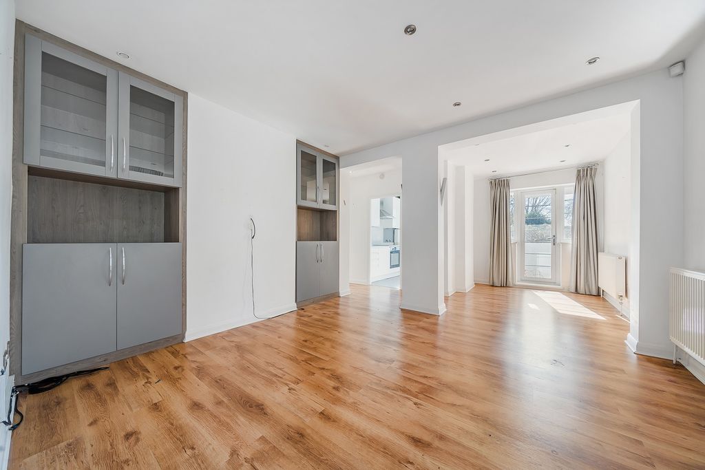 Property photo 3 of 11 Not Specified