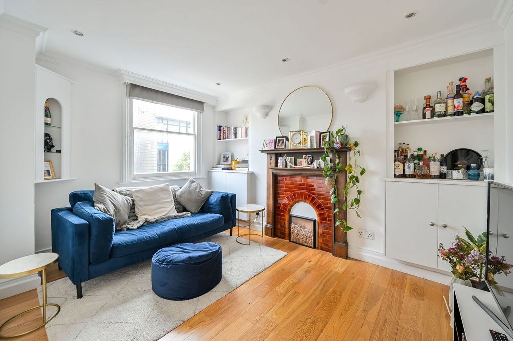 Property photo 1 of 12