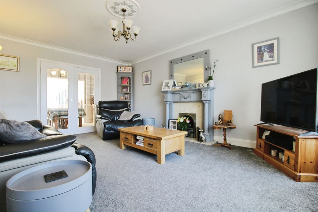 Property photo 3 of 22