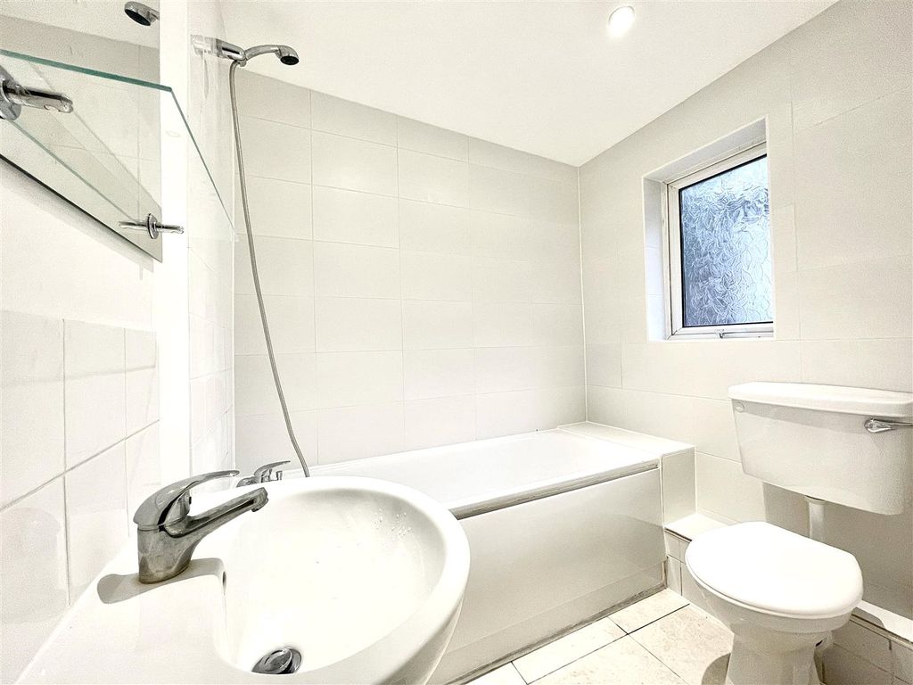 Property photo 3 of 5 Picture No. 02