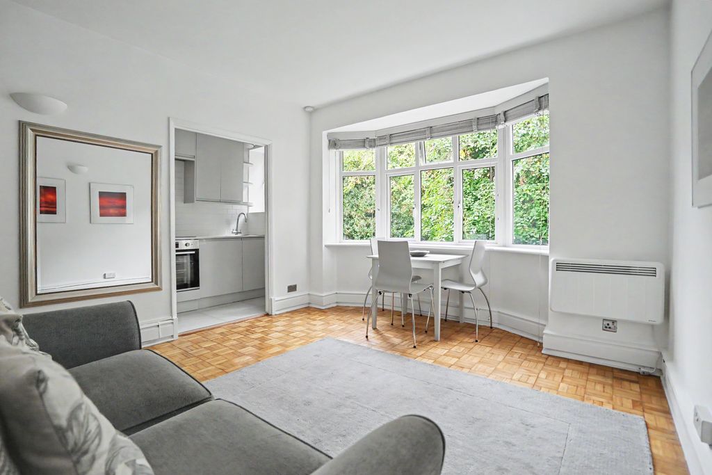 Property photo 3 of 11 Flat 12, Marlborough, 5 Inner Park Road, Wimbledon, London, Sw19 6DX
