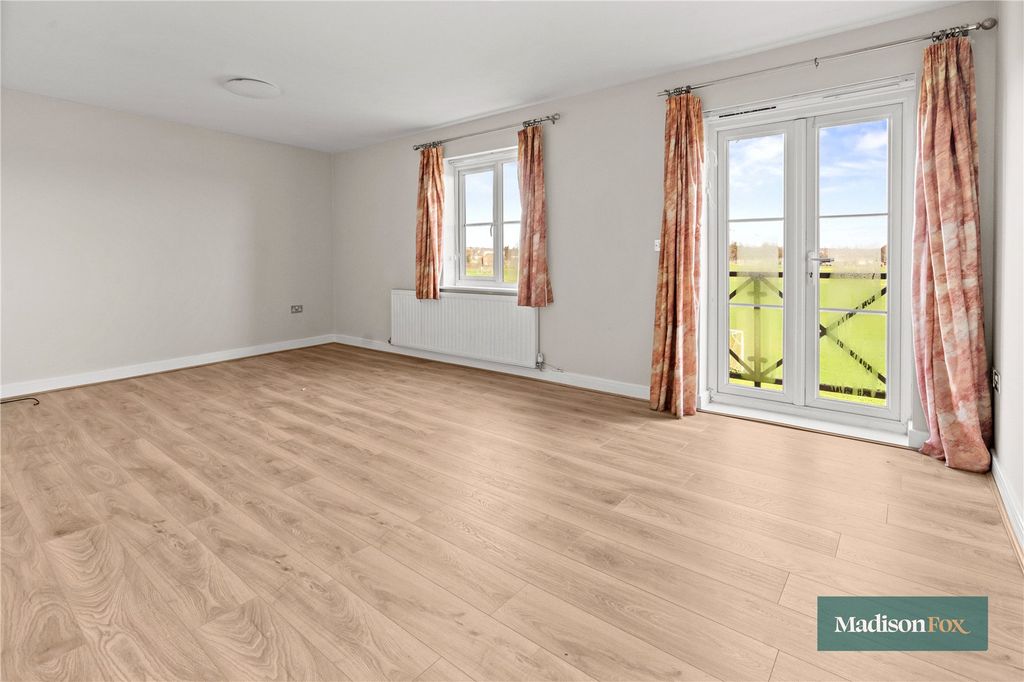 Property photo 3 of 18 Picture No. 12