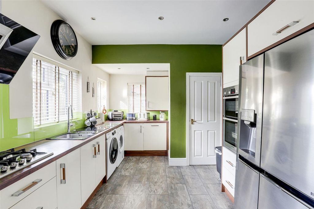 Property photo 2 of 24