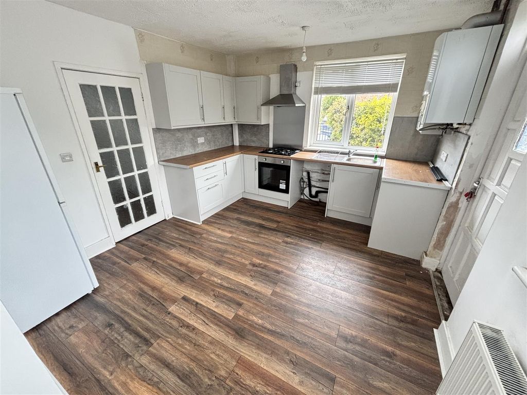 Property photo 2 of 11 Kitchen/Diner