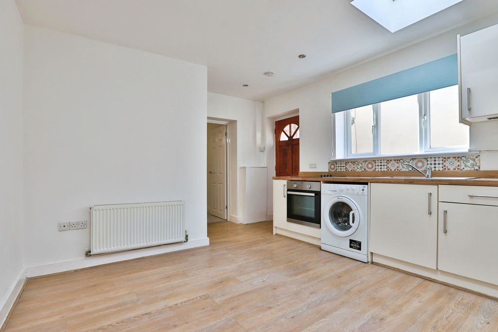 Property photo 1 of 18 Pbox-Img.Jpg