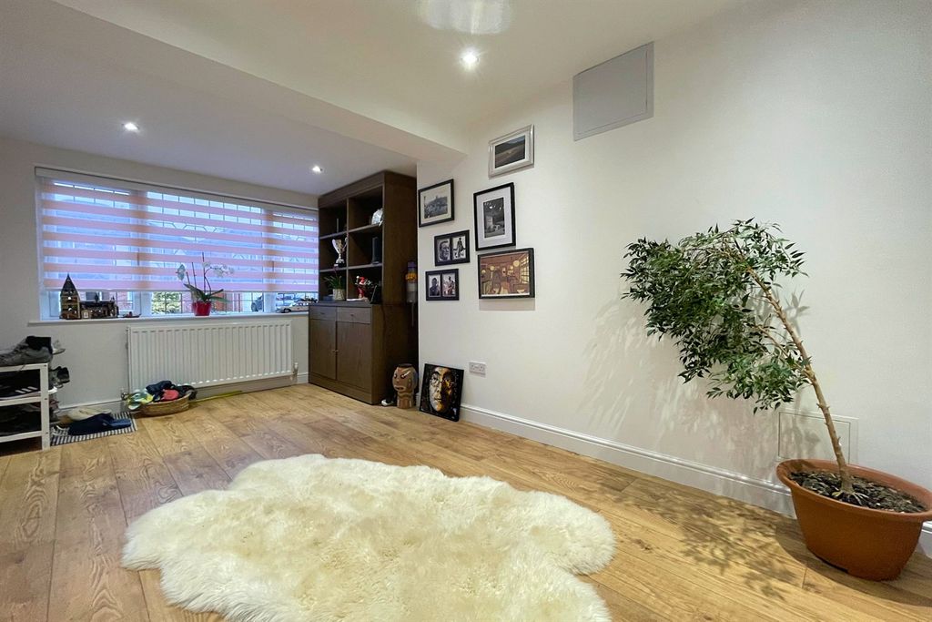 Property photo 3 of 27 Occasional Sitting Room