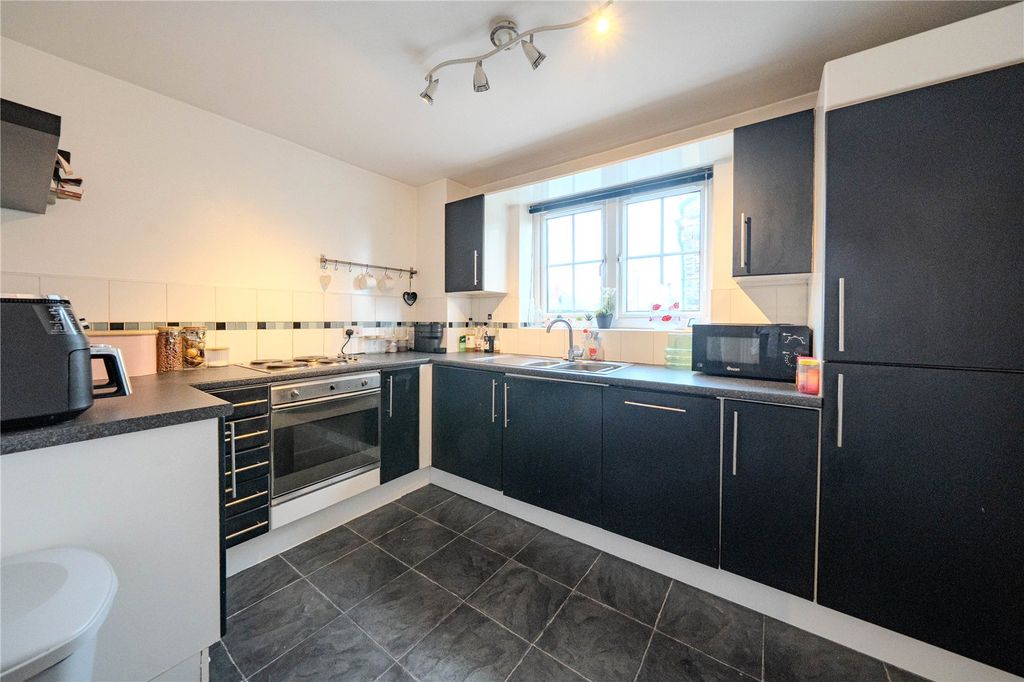 Property photo 3 of 14 Picture No. 10