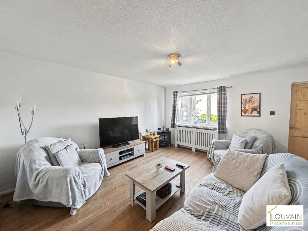 Property photo 2 of 21