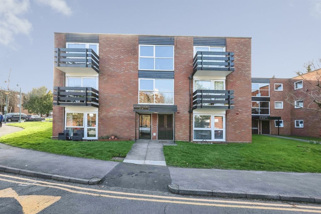 Property photo 1 of 9