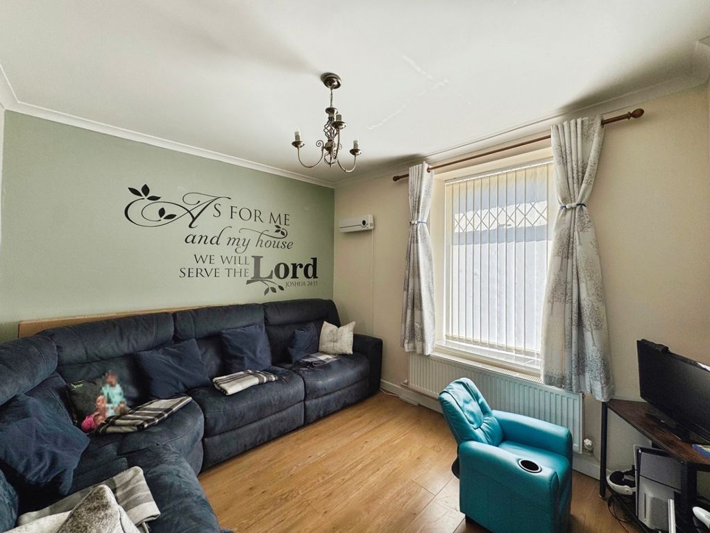 Property photo 2 of 17 5119564