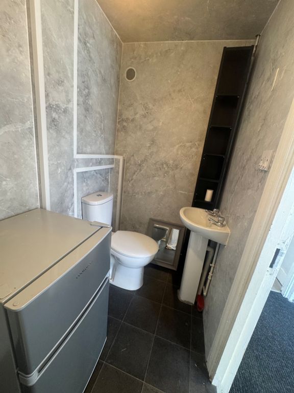 Property photo 3 of 5 4
