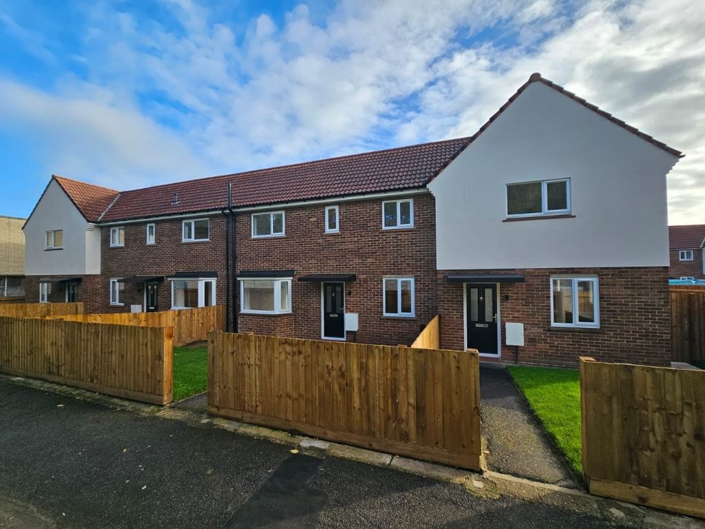 Property photo 2 of 21