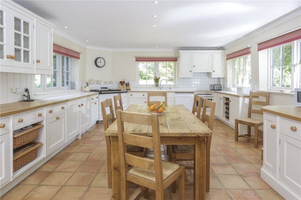Property photo 3 of 28 Kitchen/Diner