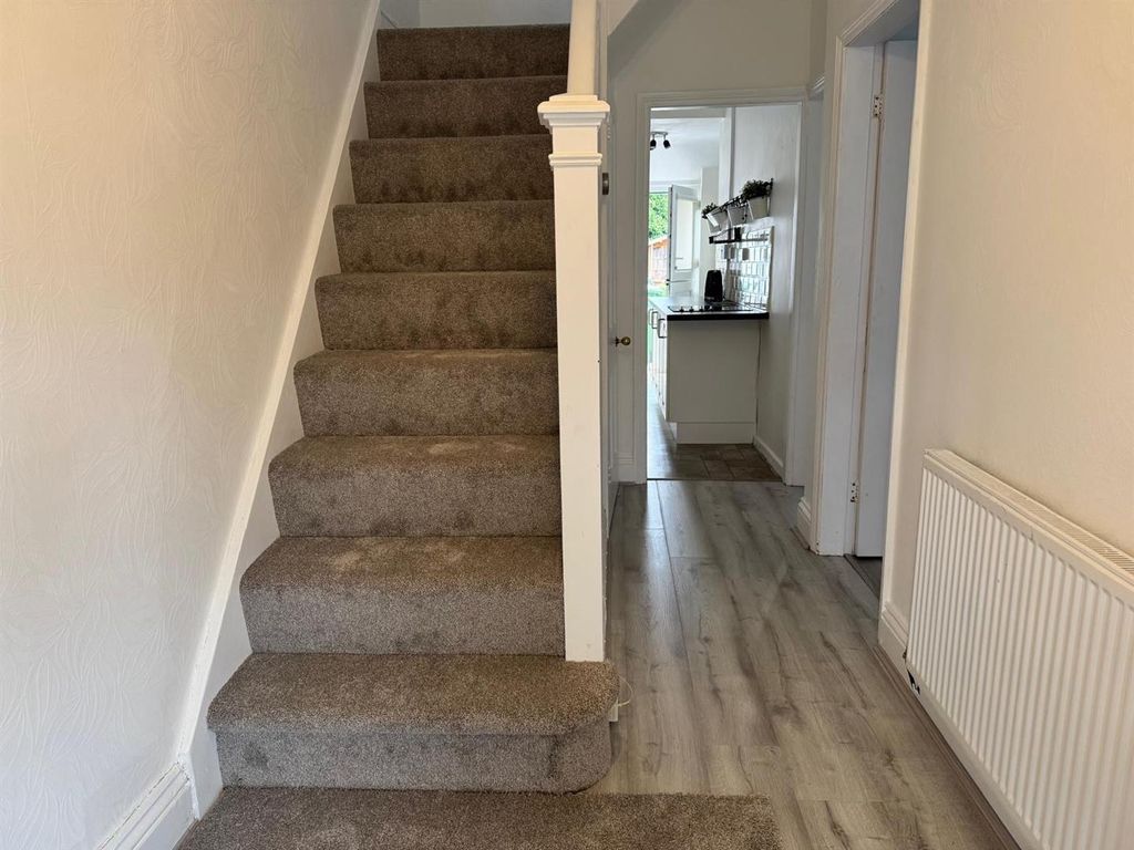 Property photo 3 of 18 d6d82684-52E7-48c8-Ad83-3A79A8c7Efe2.Jpeg