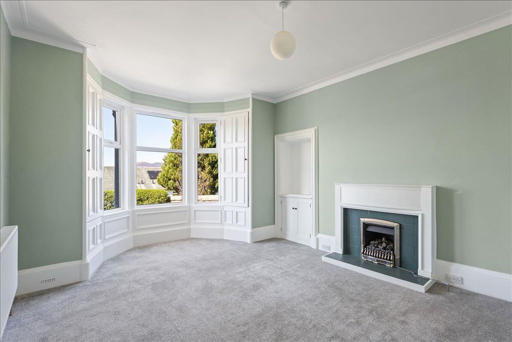 Property photo 2 of 38