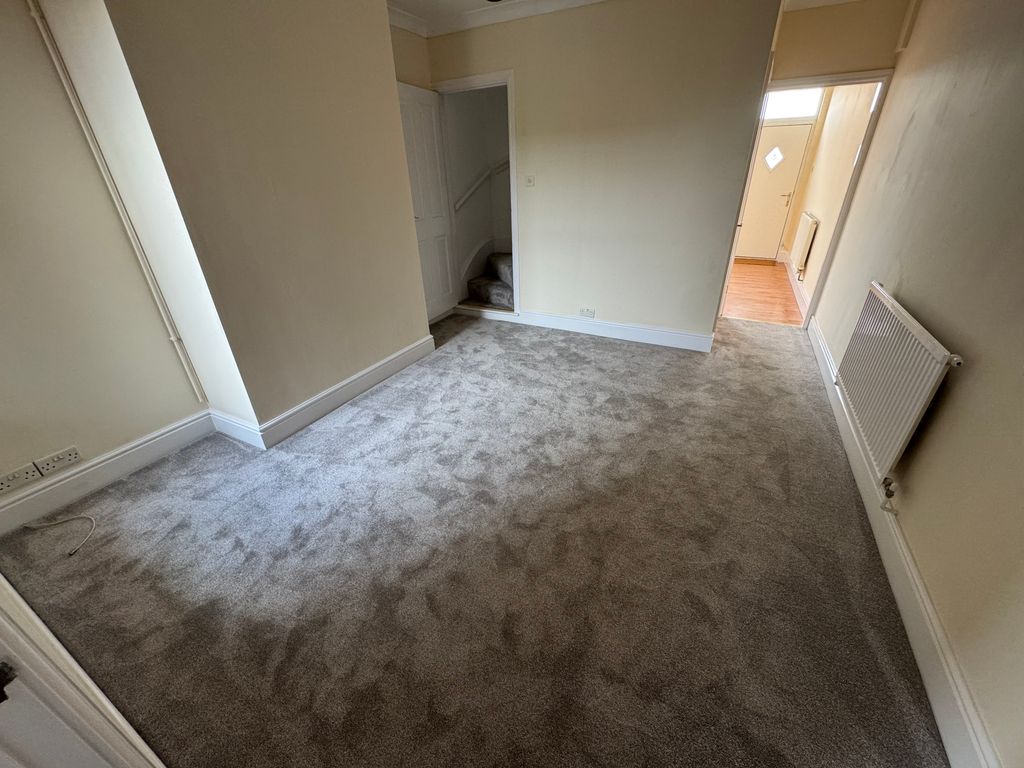Property photo 3 of 8 Img_1756
