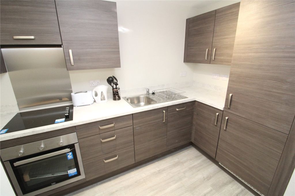 Property photo 2 of 7 Picture No. 14