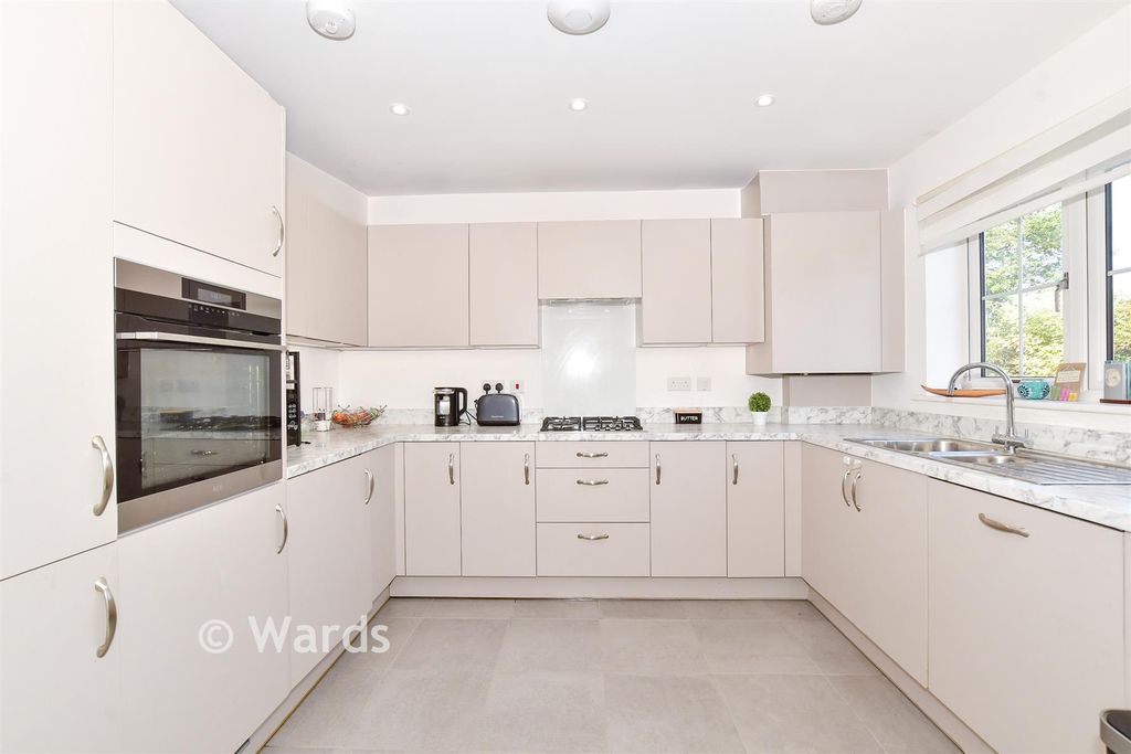 Property photo 3 of 9 Kitchen/Diner