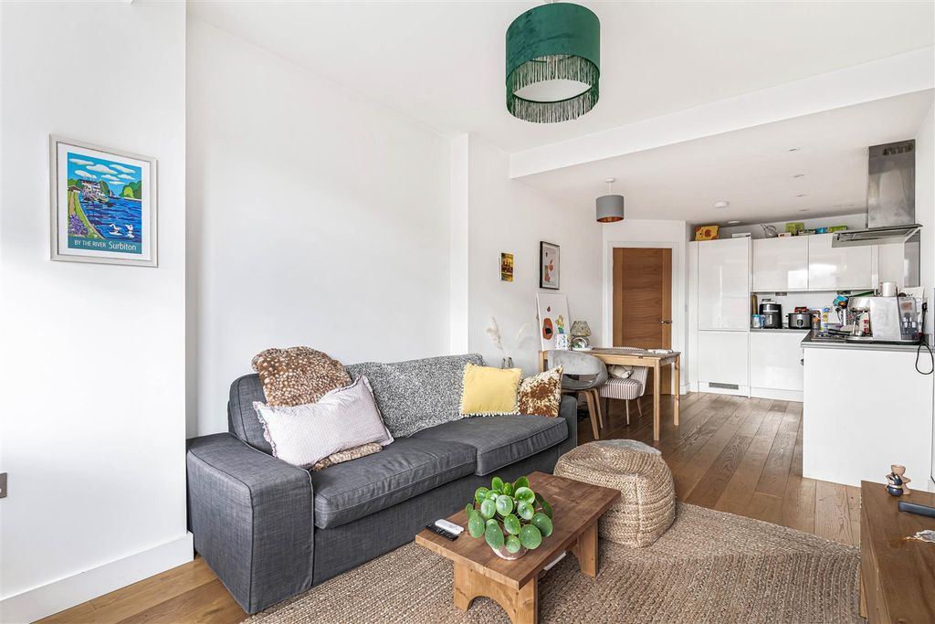 Property photo 3 of 10