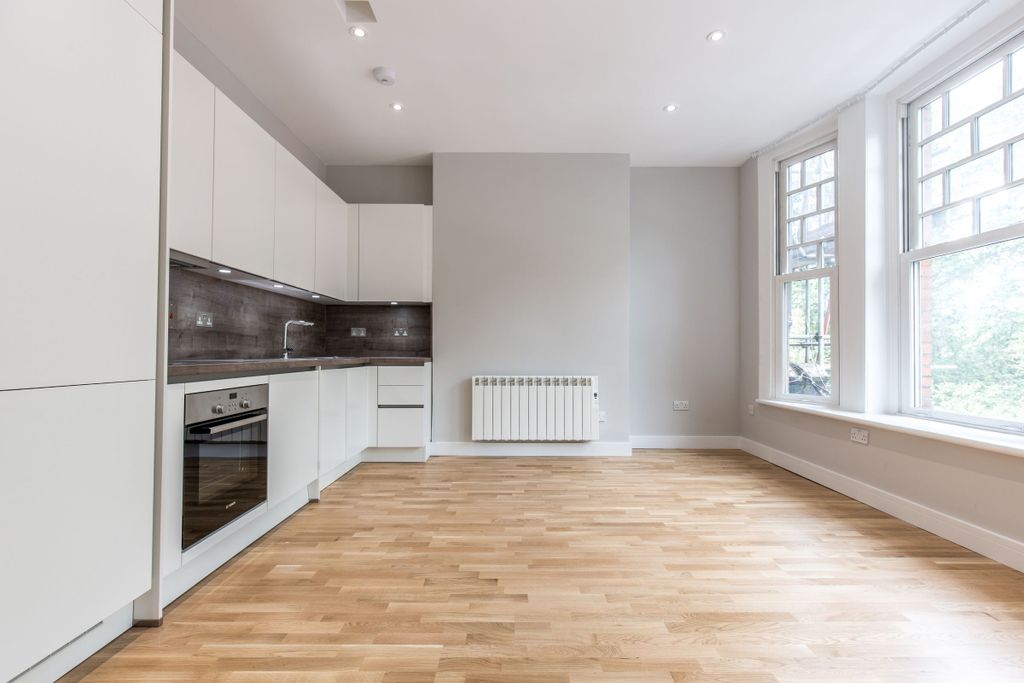 Property photo 2 of 9 Kitchen