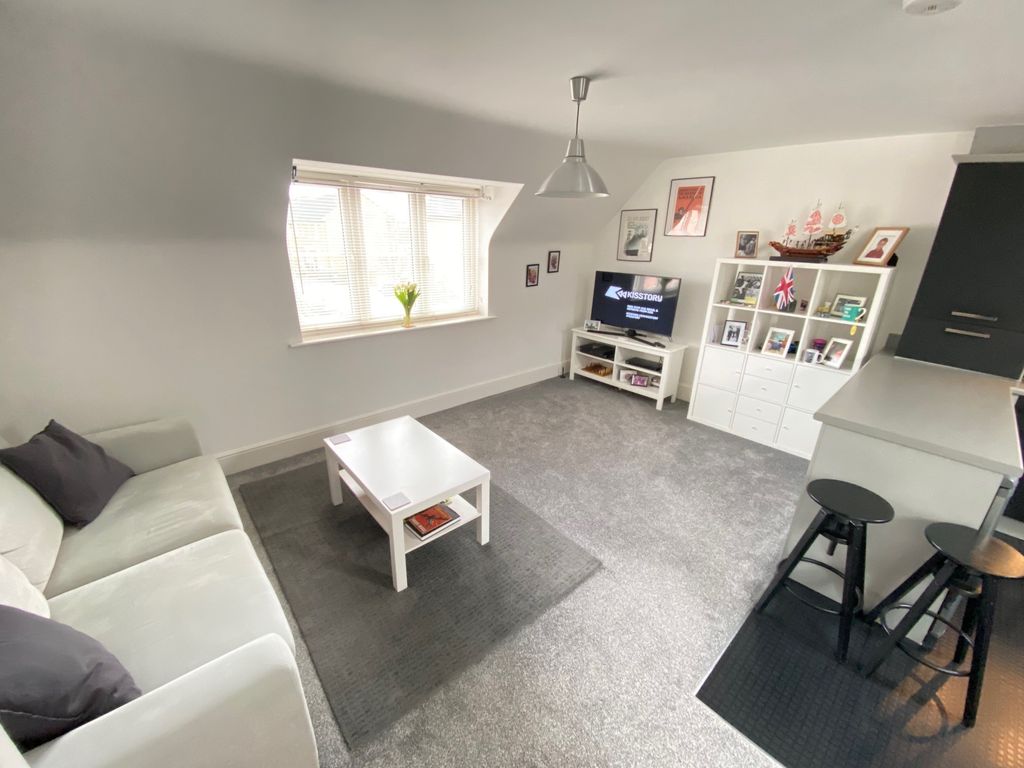 Property photo 3 of 7 Lounge/Kitchen/Diner Aspect 3