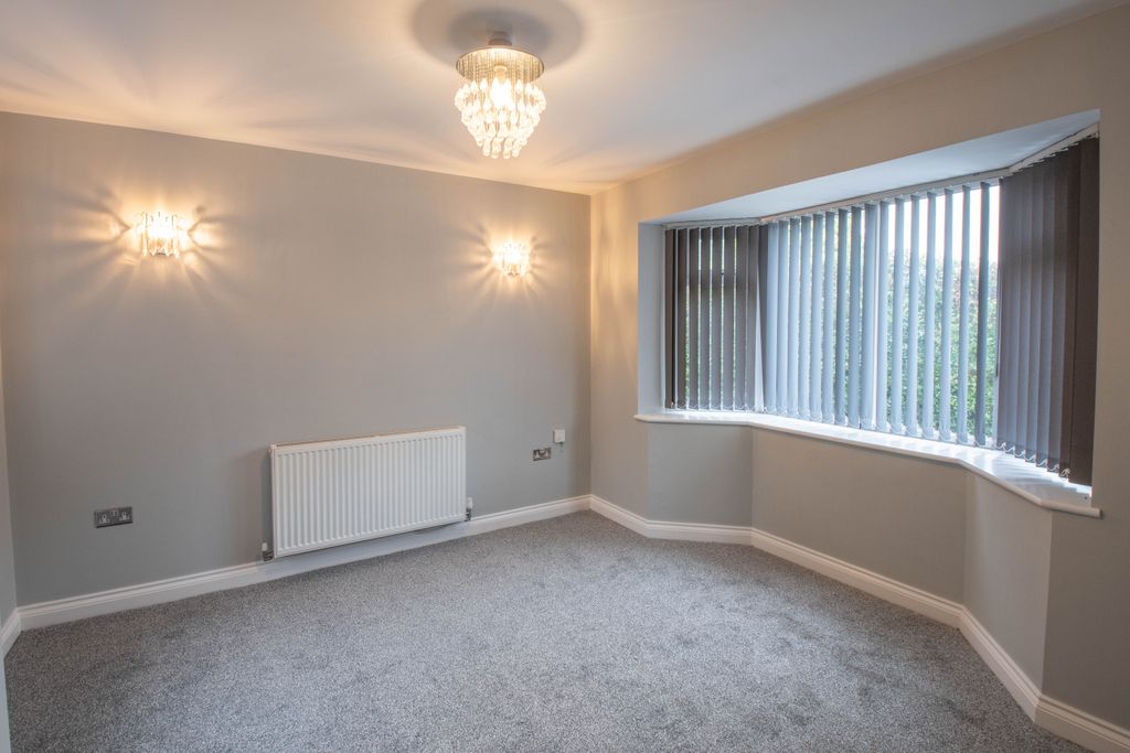 Property photo 3 of 12 Photo 8