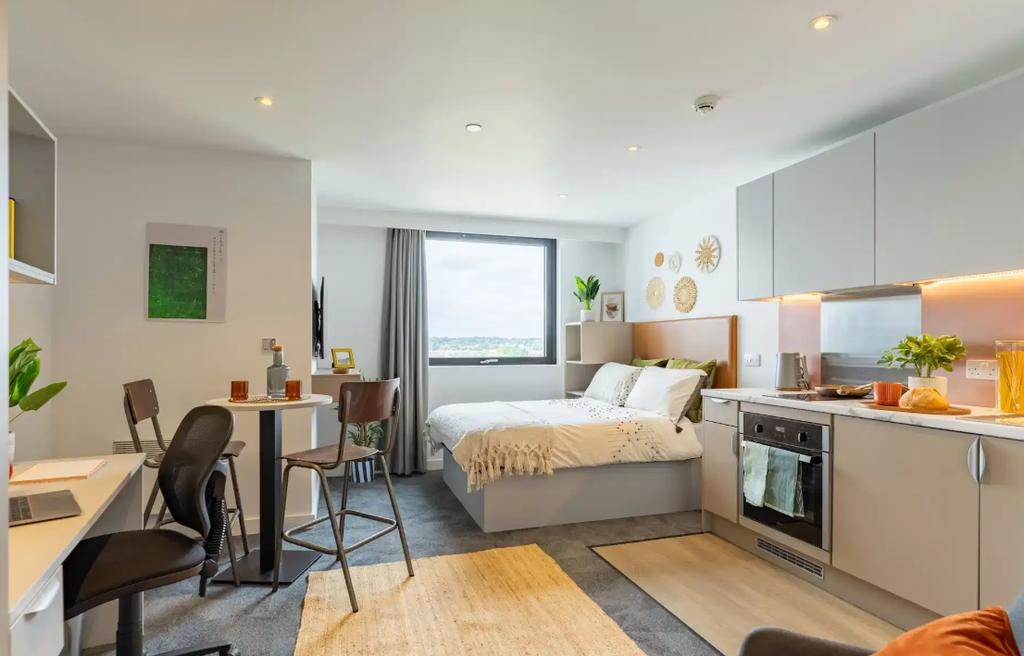 Property photo 1 of 21