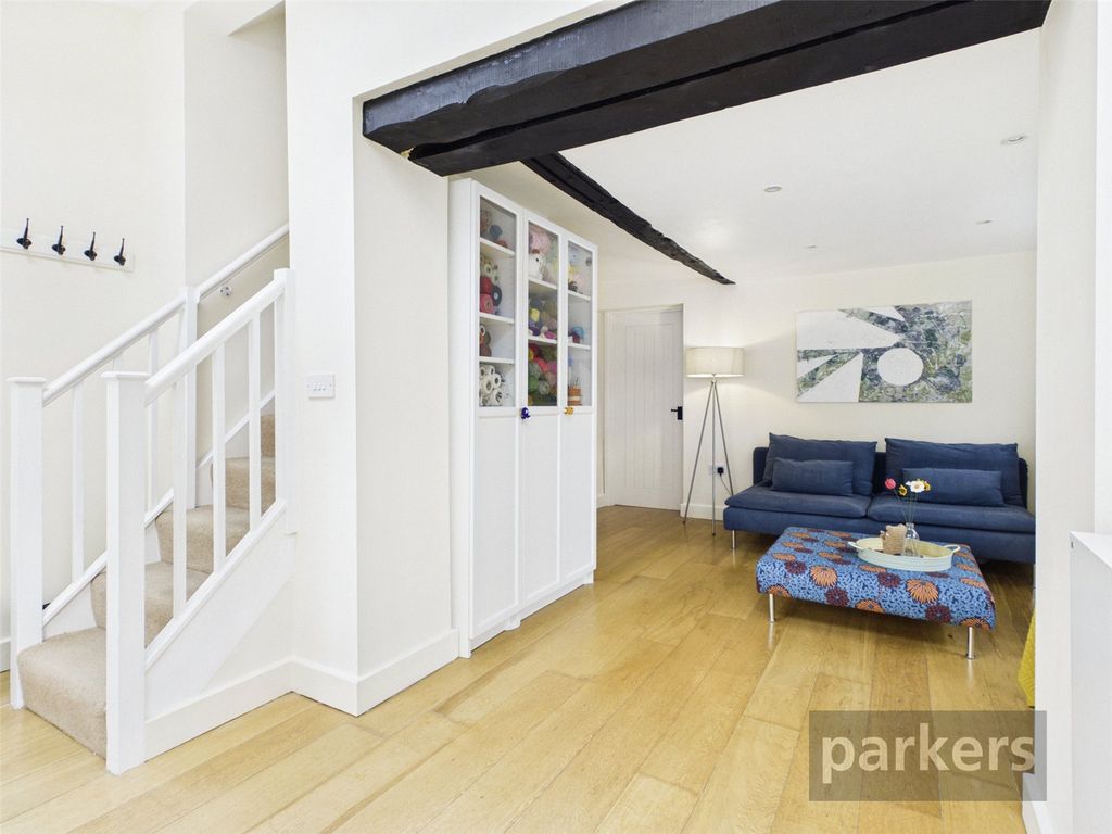 Property photo 3 of 35 Entrance