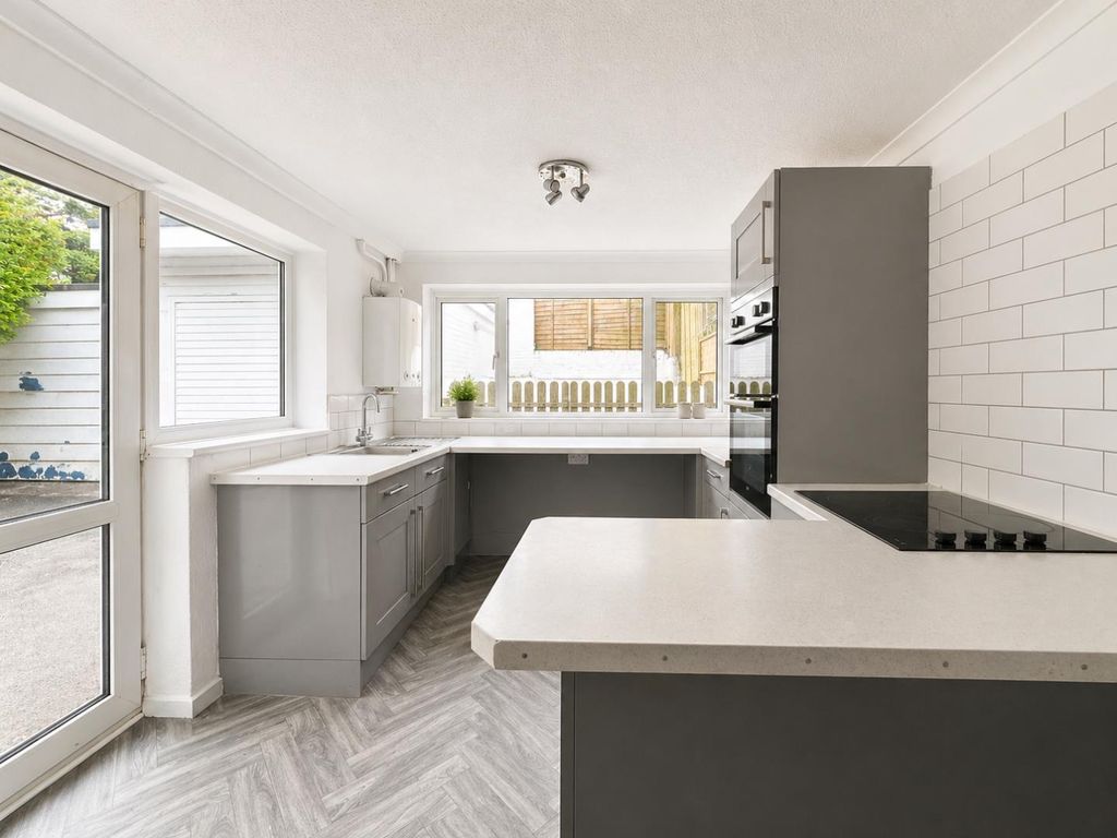Property photo 3 of 11 Kitchen.Png