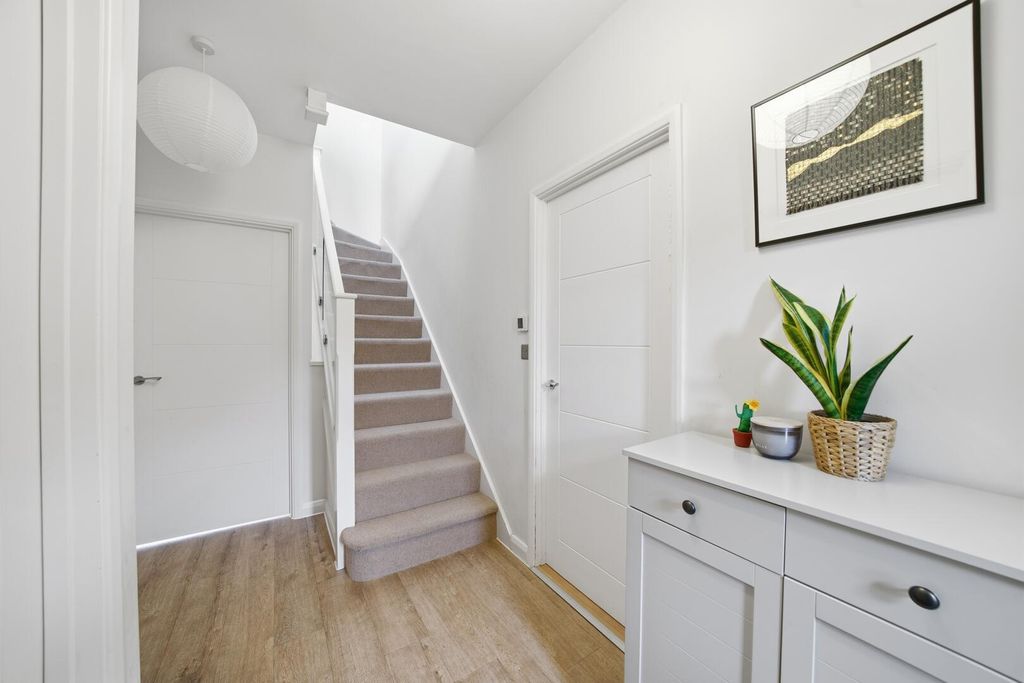 Property photo 2 of 21 2612206 2 Grenville Drive-004.Jpg