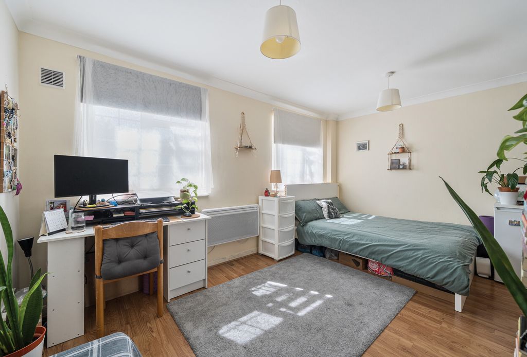 Property photo 2 of 10 1458228-1-6A10426...
