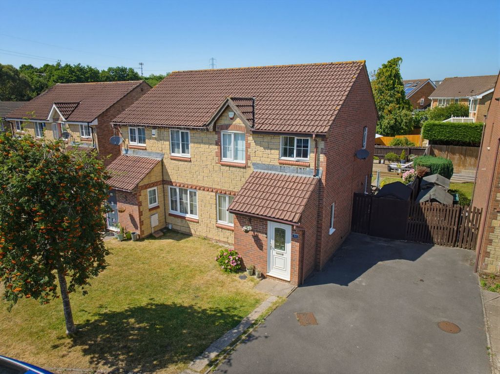Property photo 1 of 32