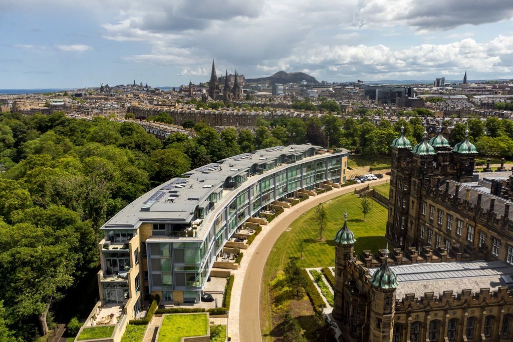 Property photo 1 of 28 Central Location