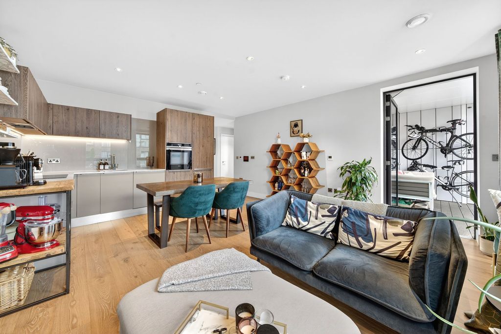 Property photo 2 of 15