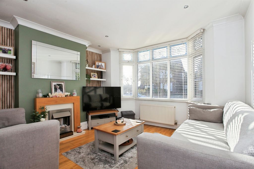 Property photo 2 of 19