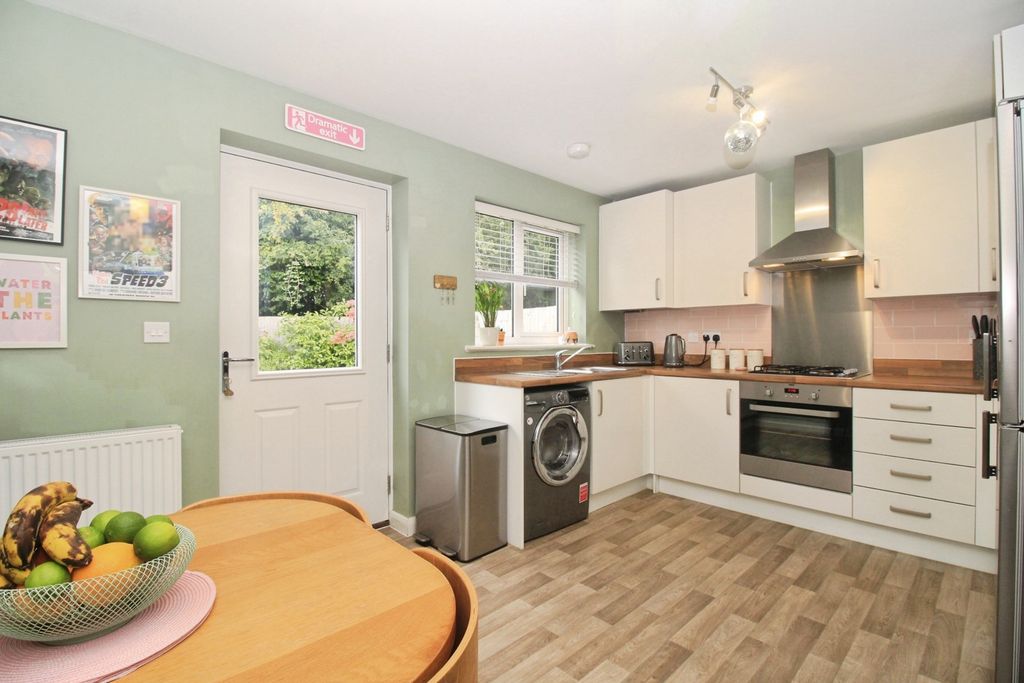 Property photo 3 of 12 Kitchen Diner
