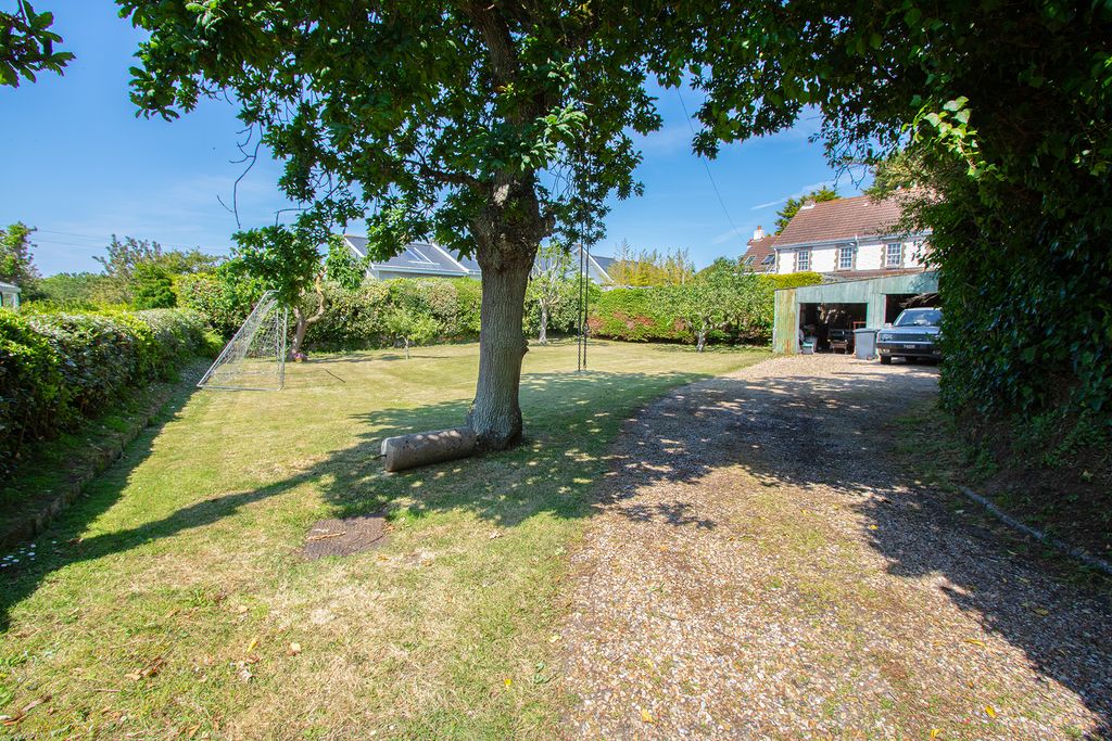 Additional image 15 of 5 bed detached house for saleRoute De La Charruee, Vale, Guernsey GY6