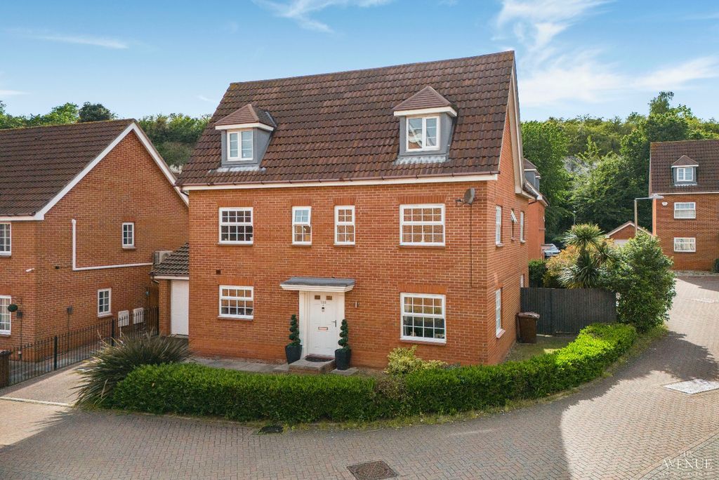Property photo 1 of 15 4161471