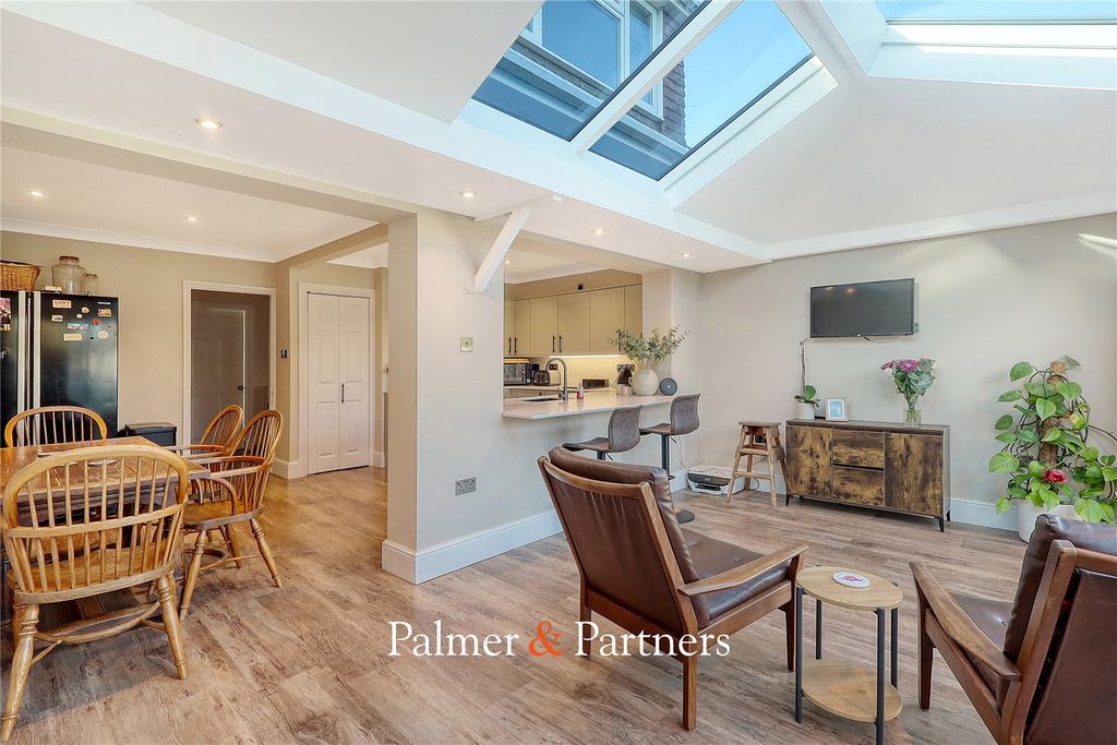 Property photo 2 of 28 Picture No. 07