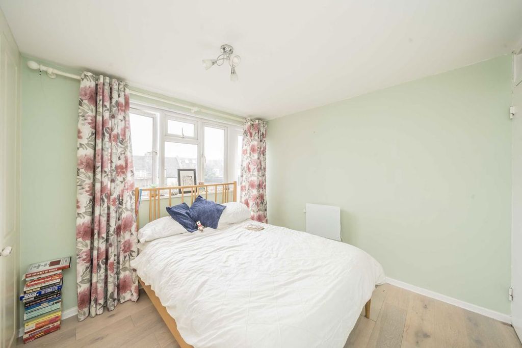 Property photo 3 of 6