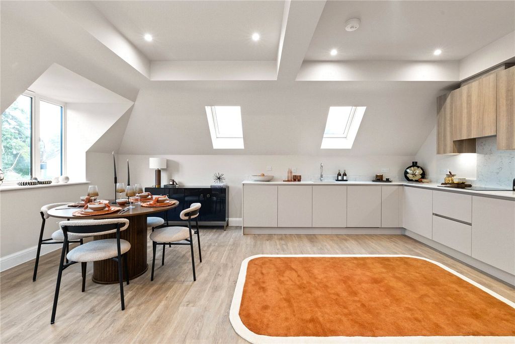 Property photo 2 of 12 Kitchen/Din/Living