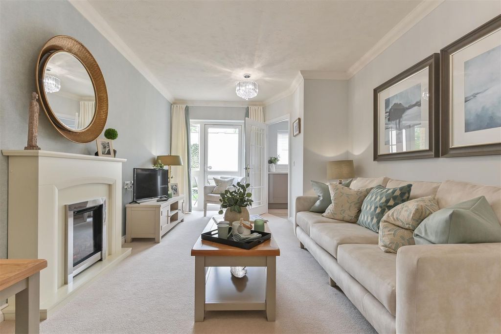 Property photo 3 of 11 St Andrews Lodge Chippenham Two Bed Living Room.Jp
