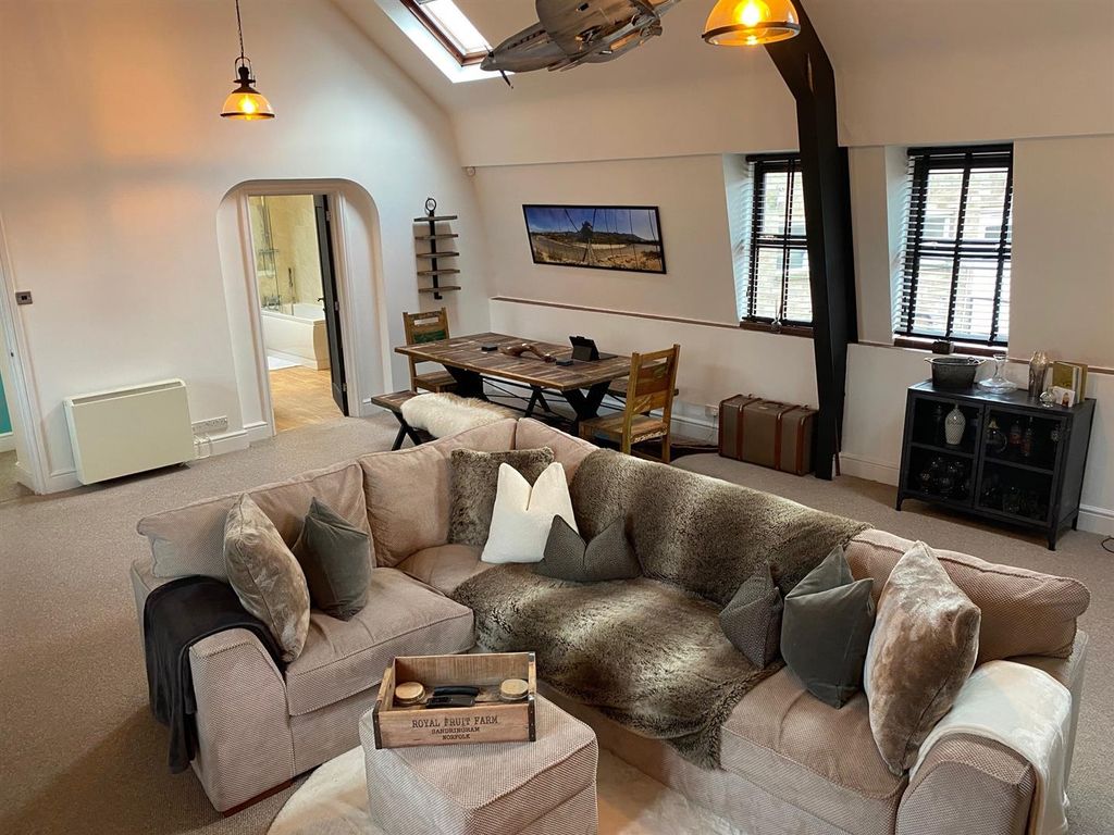 Property photo 3 of 12 Lounge 3.Jpg