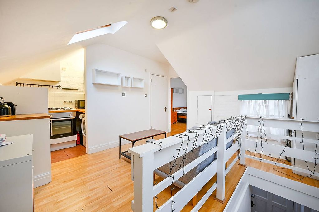 Property photo 2 of 6