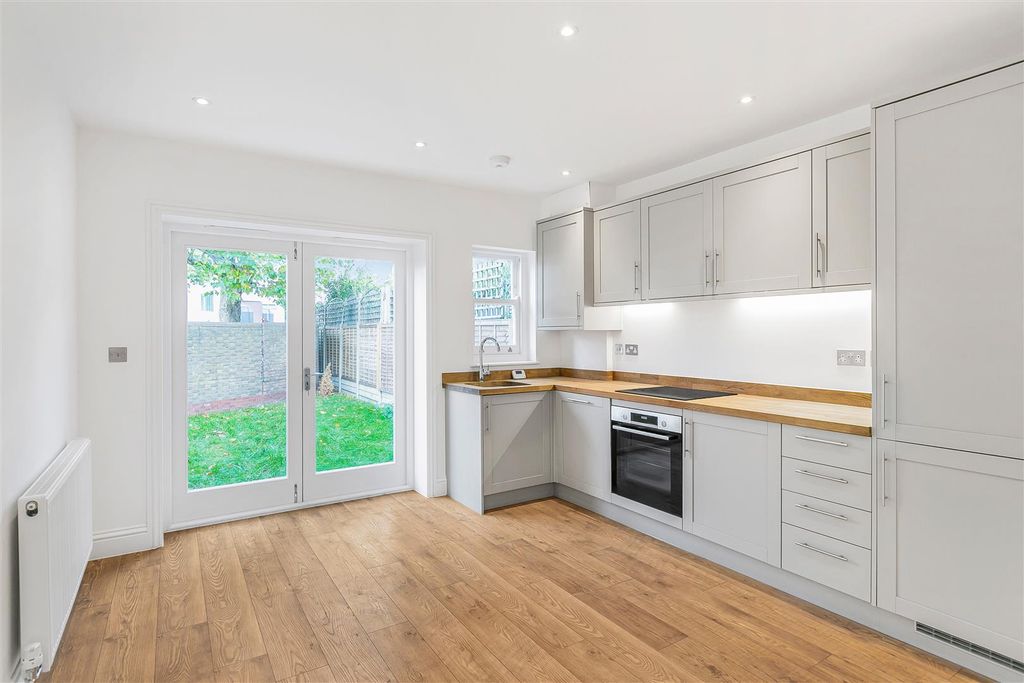 Property photo 3 of 21